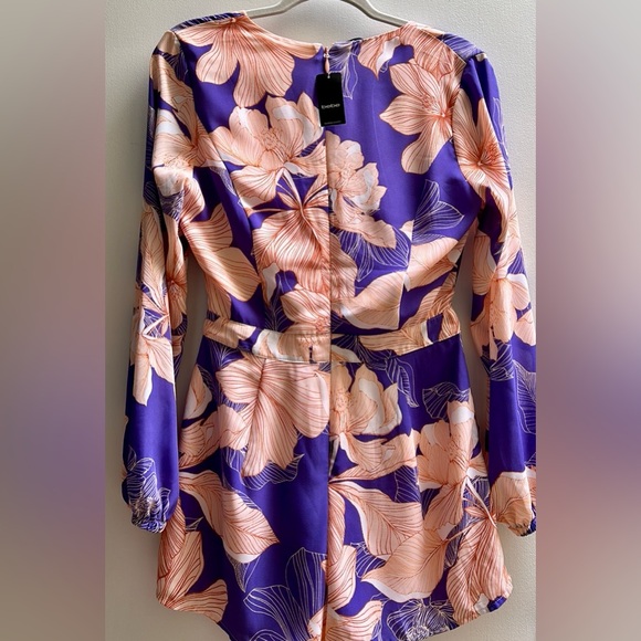 NWT BeBe Floral Romper Pockets Gold Chains Purple Peach Pink - Picture 7 of 11